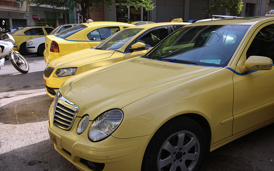 χωρίς-ταξί-σήμερα-η-αττική-από-1400-2000-562275652