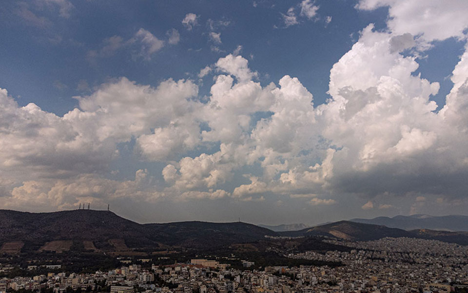 κυριακή-με-τοπικές-βροχές-και-μικρή-άν-562275136