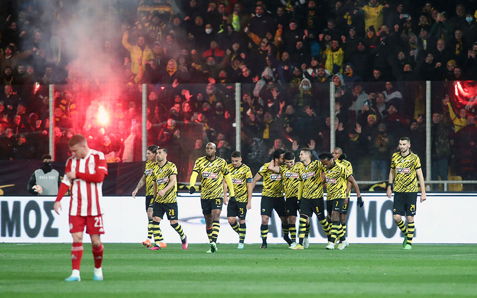 αεκ-ολυμπιακός-3-0-προβάδισμα-τελικ-562271122