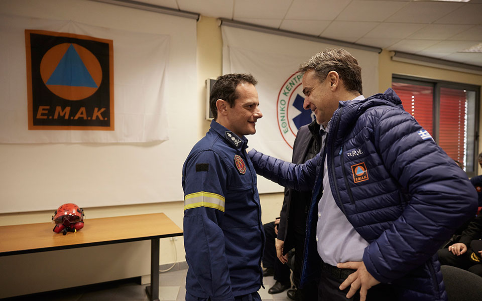 Στην ΕΜΑΚ ο Μητσοτάκης: «Επιτελέσατε διπλή εθνική αποστολή, είμαστε βαθιά υπόχρεοι»-1