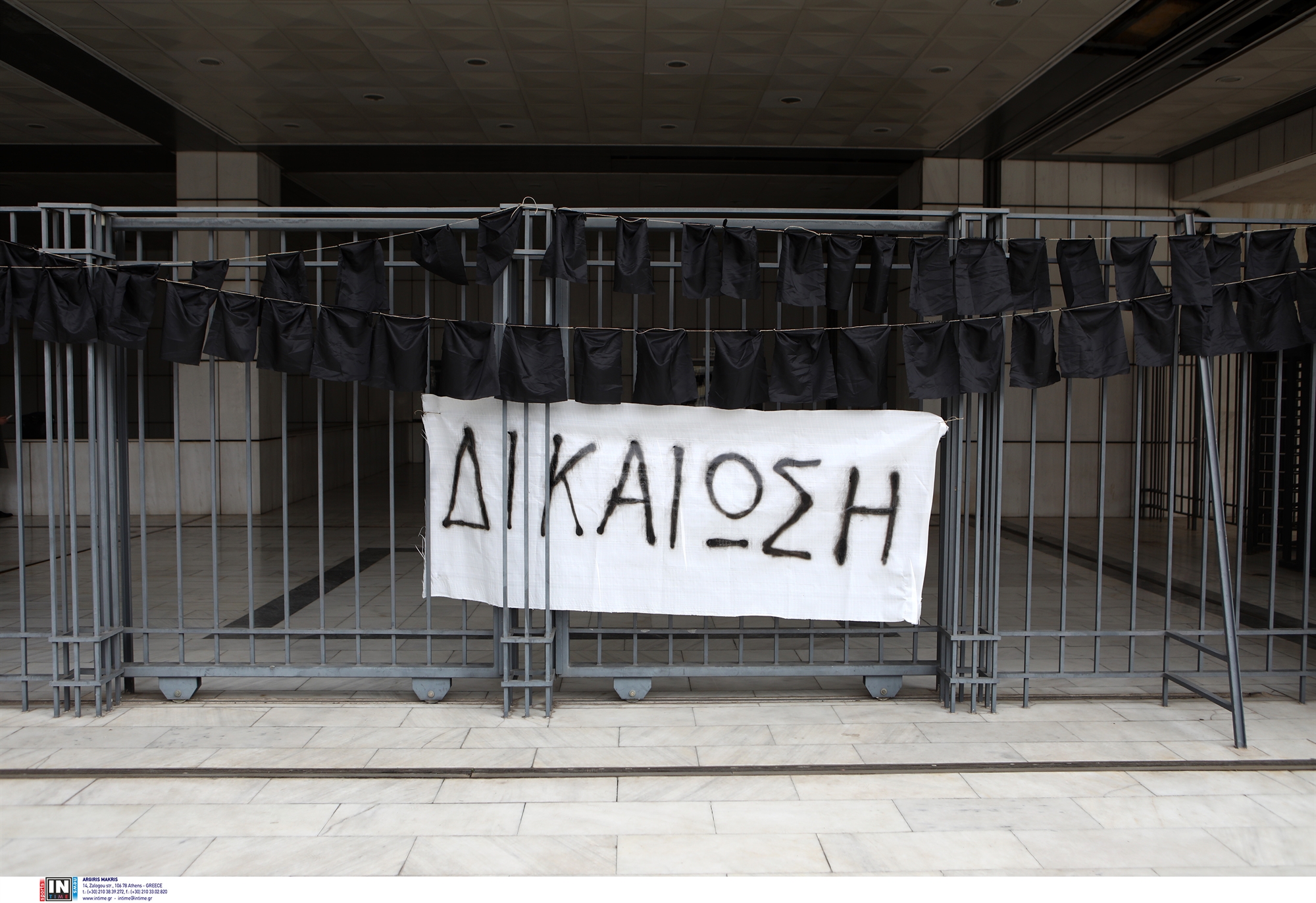 μάτι-δεν-υπέκυψε-στους-εκβιασμούς-562282762