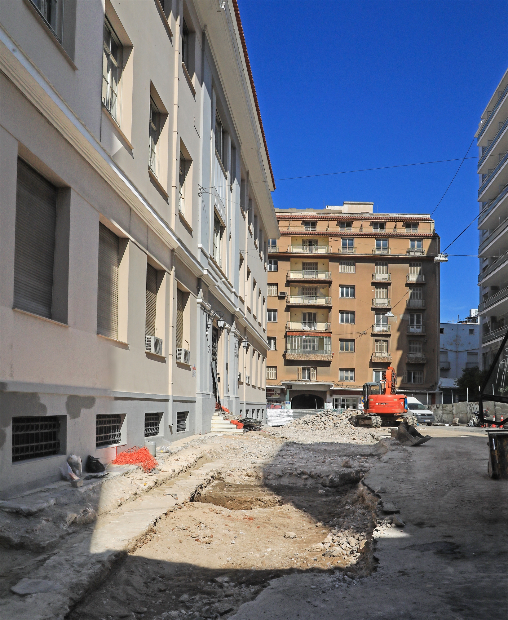 η-διπλάρειος-αλλάζει-την-πλατεία-θεάτ-562282843