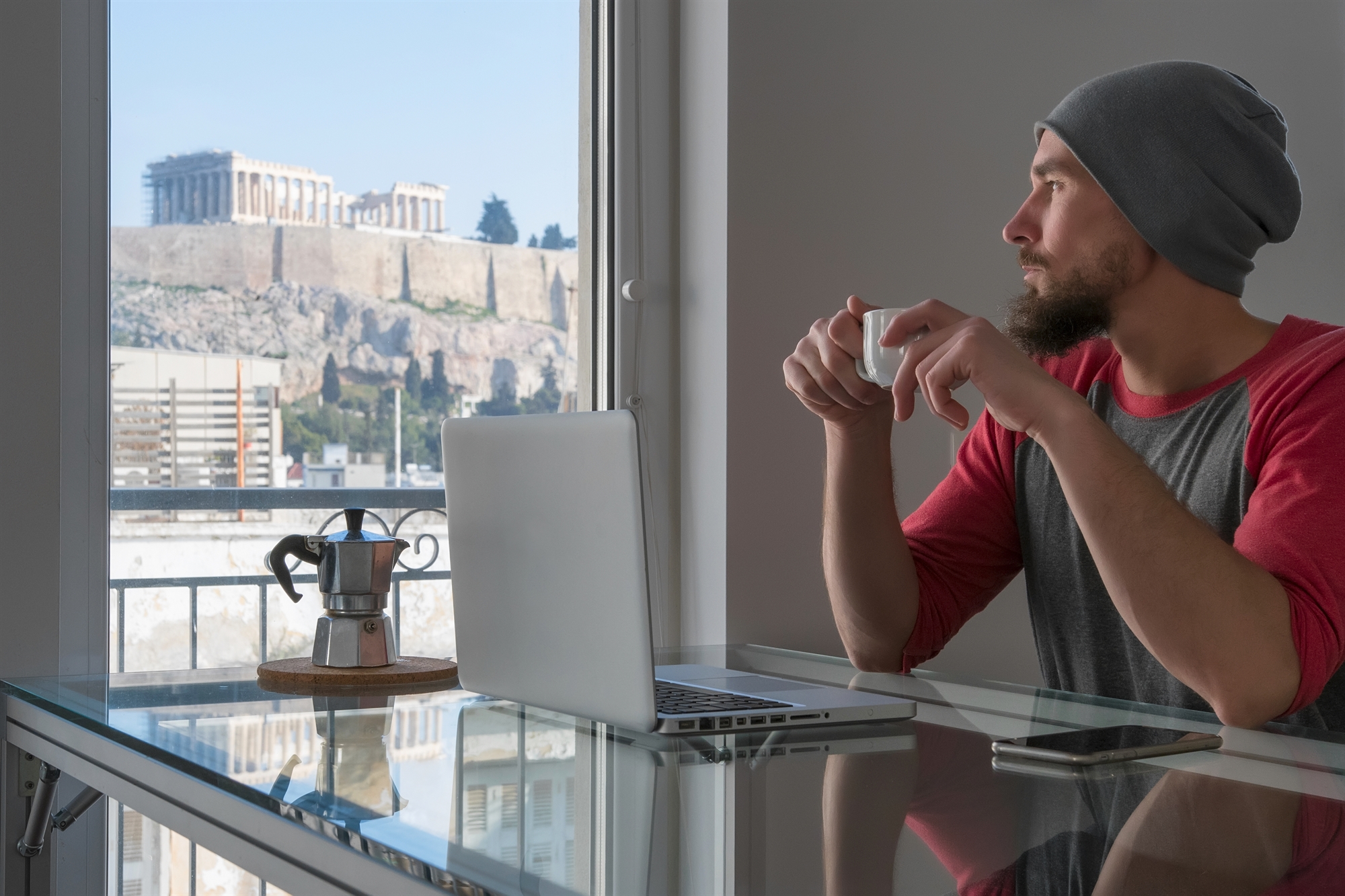 Ψηφιακοί νομάδες: Γιατί η Ελλάδα έγινε σπίτι μας-1