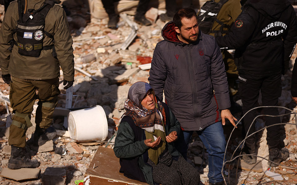 Σεισμός σε Τουρκία – Συρία: Μάχη για τον εντοπισμό των αγνοουμένων και τη στέγαση των επιζώντων-4