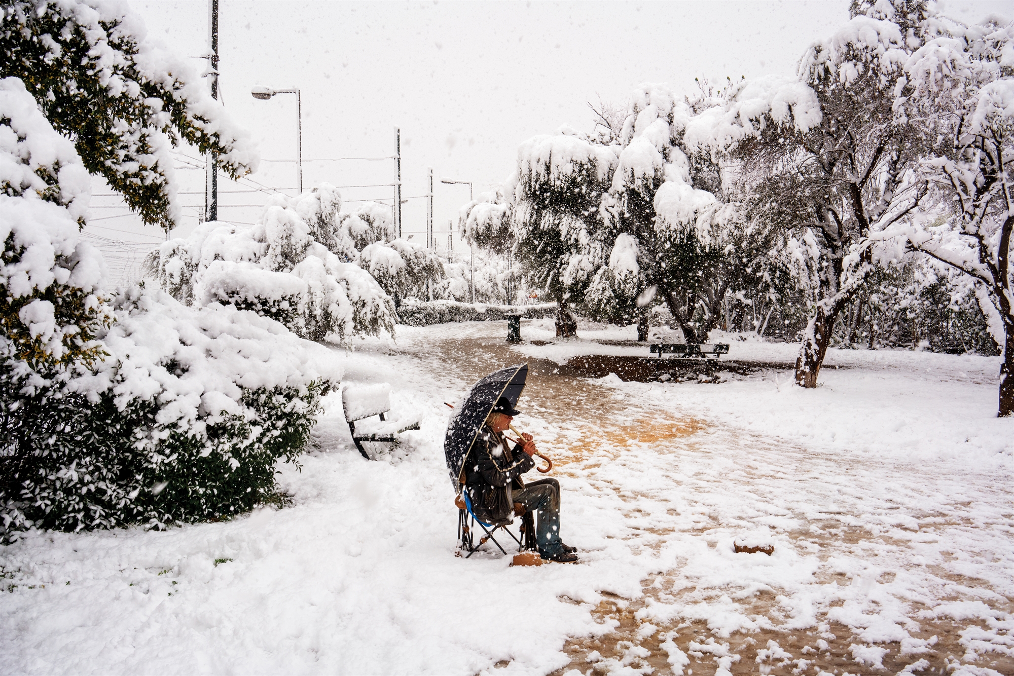Η ρομαντική ένταση μιας Αθήνας αταξινόμητης-2