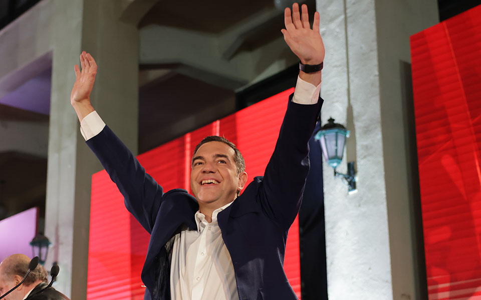 οικονόμου-βαθιά-απρεπείς-και-προσβλη-562285111