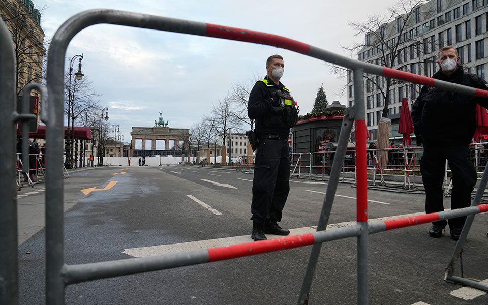 βερολίνο-συναγερμός-σε-κέντρο-εργασί-562282321
