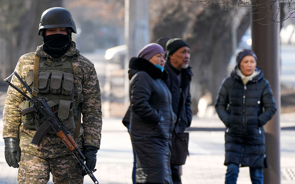 καζακστάν-εφηβος-τραυμάτισε-τρεις-συ-562275895