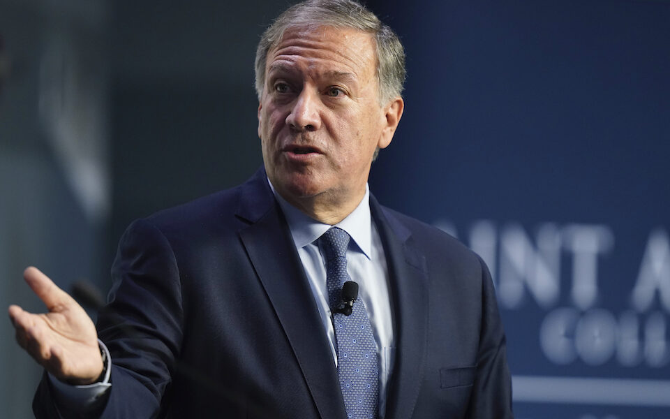 αρθρο-του-ε-ζεμενίδη-στην-κ-be-like-mike-562295962