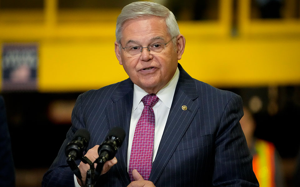 μενέντεζ-γιατί-άναψα-πράσινο-φως-γι-562268131