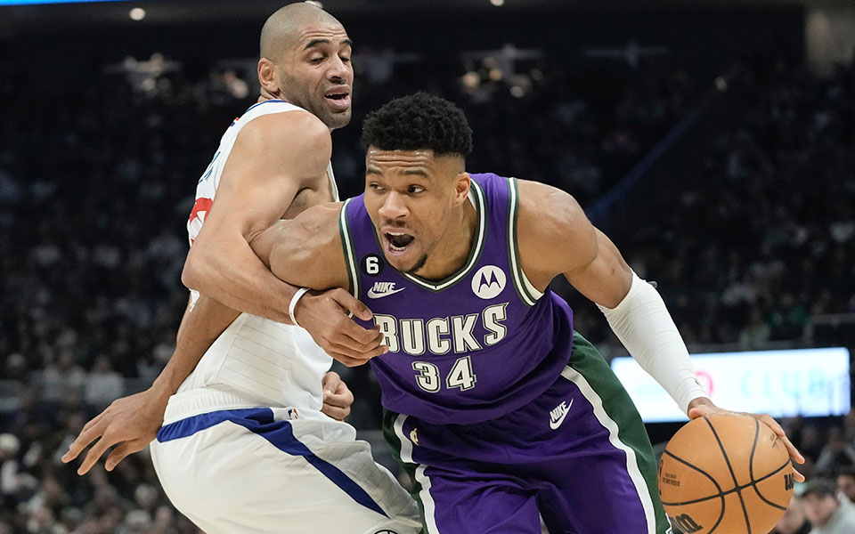 νβα-μυθική-εμφάνιση-αντετοκούνμπο-αν-562260313