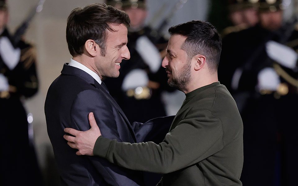 ο-ζελένσκι-στις-βρυξέλλες-με-τον-μακρό-562270186