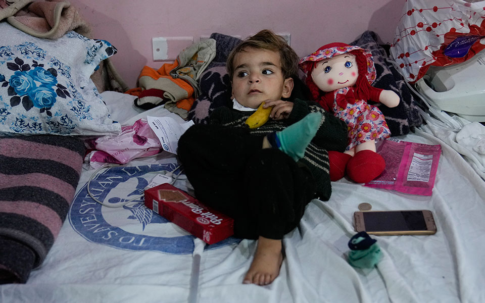 Σεισμός σε Τουρκία – Συρία: Οι ζωές τους ξεκίνησαν στα συντρίμμια – Το αβέβαιο μέλλον των ορφανών μετά την καταστροφή-1