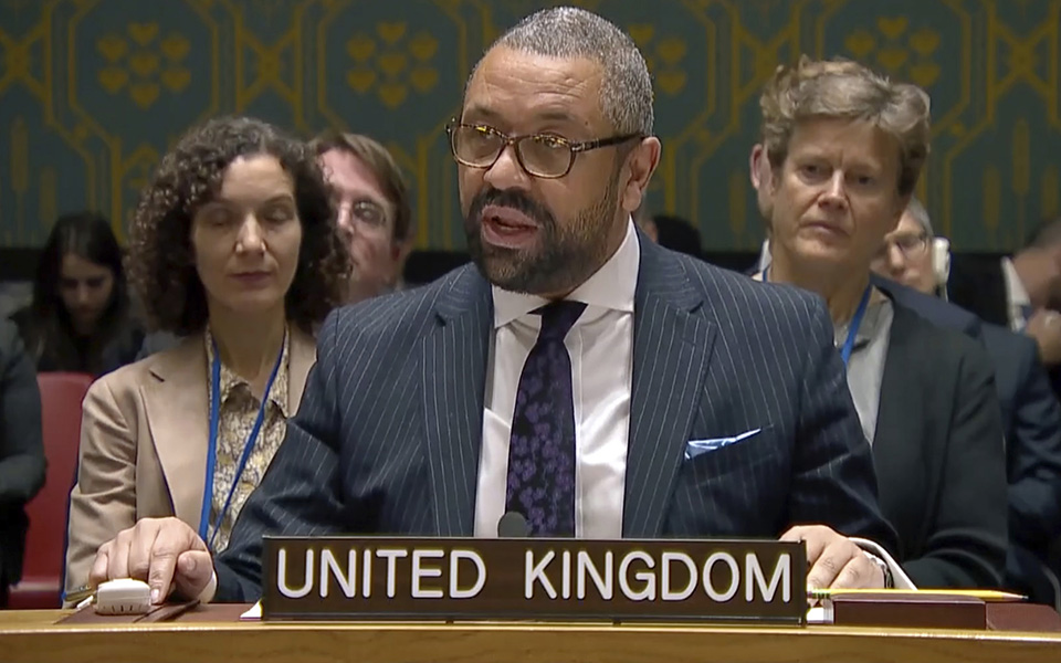 βρετανός-υπεξ-800-ρώσοι-στρατιώτες-σκοτ-562297045