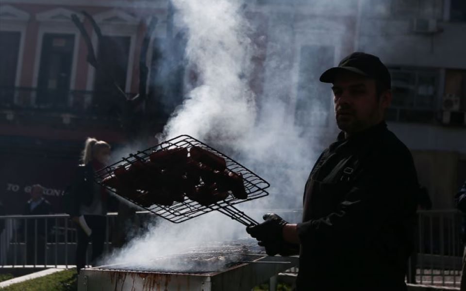 τσικνοπέμπτη-25-φορές-πάνω-από-το-συνηθ-562284055