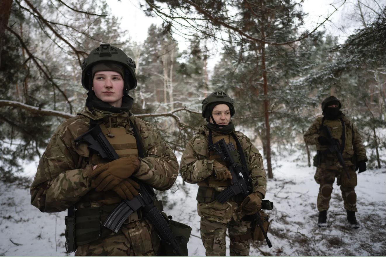 H Λεγεώνα της «Ελεύθερης Ρωσίας» που πολεμά με τους Ουκρανούς και θέλει να ρίξει τον Πούτιν-1