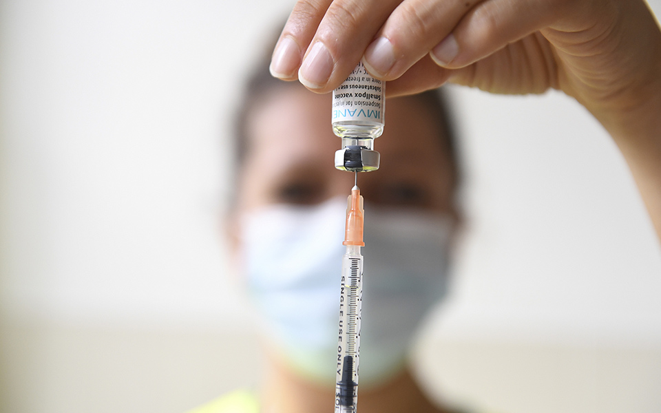 γαλλία-γενικευμένος-εμβολιασμός-των-562299310