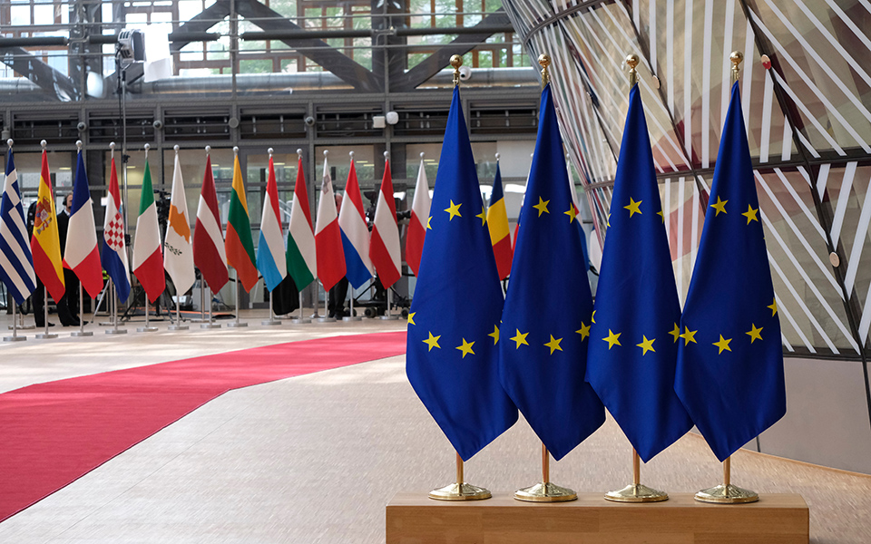 ε-ε-επείγουσα-ανθρωπιστική-βοήθεια-65-ε-562269037