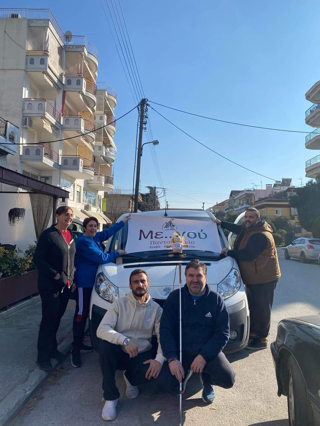 Διασώζοντας ζώα από τα συντρίμμια: «Έμειναν χωρίς τροφή και νερό δίπλα στους νεκρούς ιδιοκτήτες τους»-4