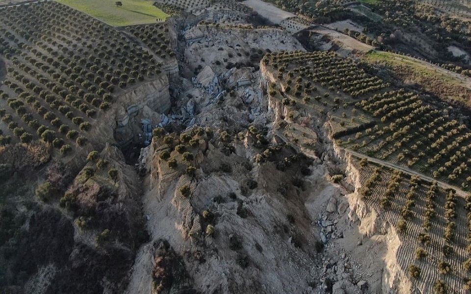 σεισμός-στην-τουρκία-απίστευτες-εικό-562279558