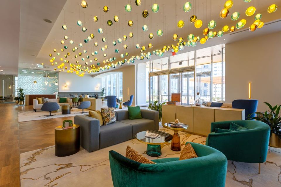 οι-αμερικανοί-επιστρέφουν-στις-πόλει-562292353