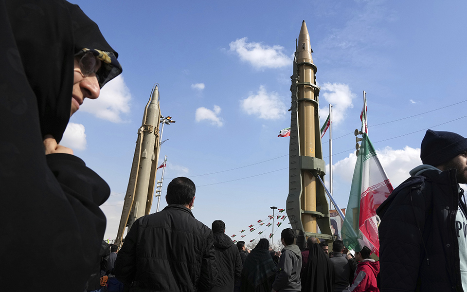 ιρανική-τυραννία-562288192