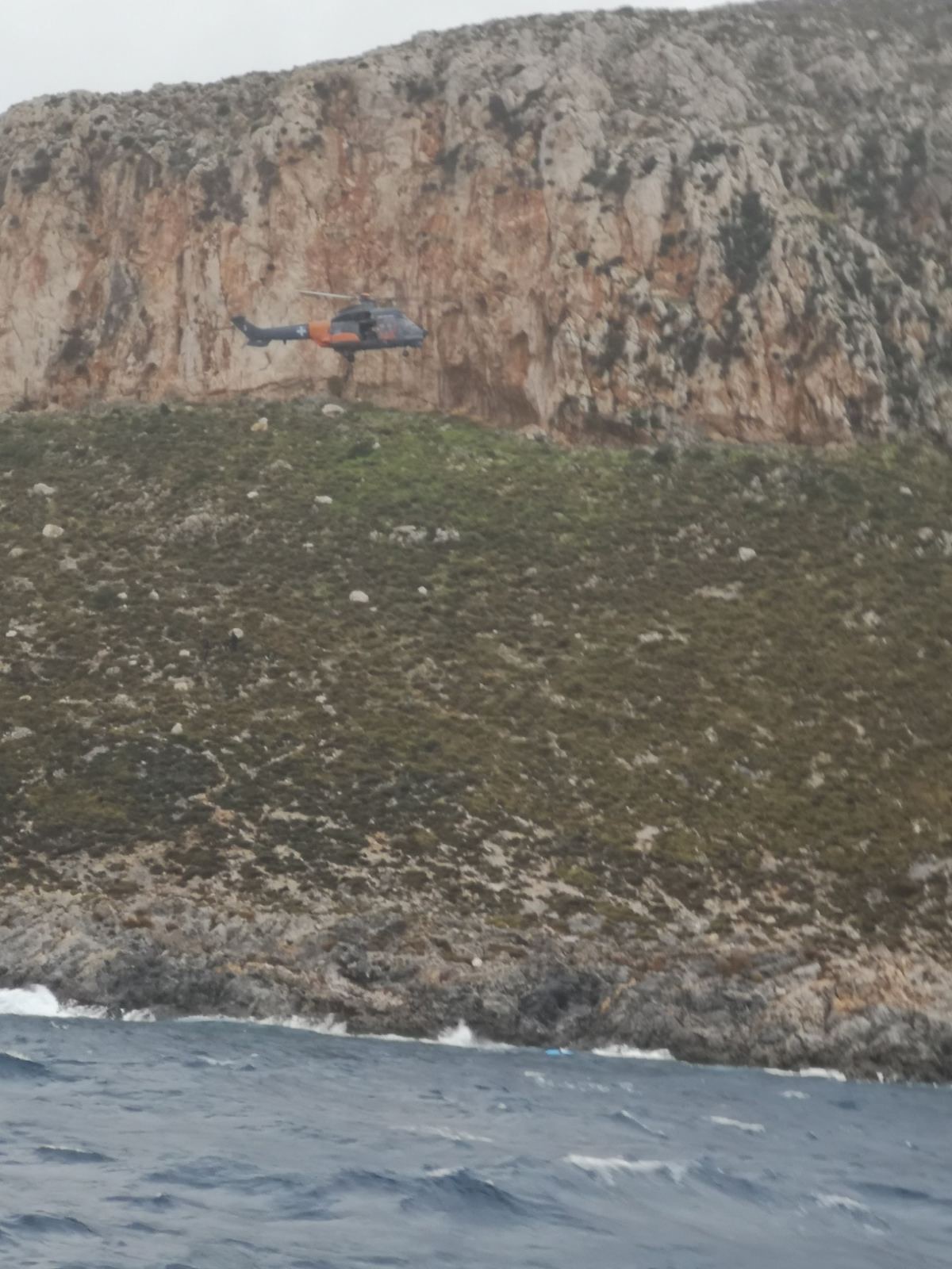 Λέρος: Μια νεκρή γυναίκα σε ναυάγιο με μετανάστες – 41 άτομα έχουν διασωθεί-1