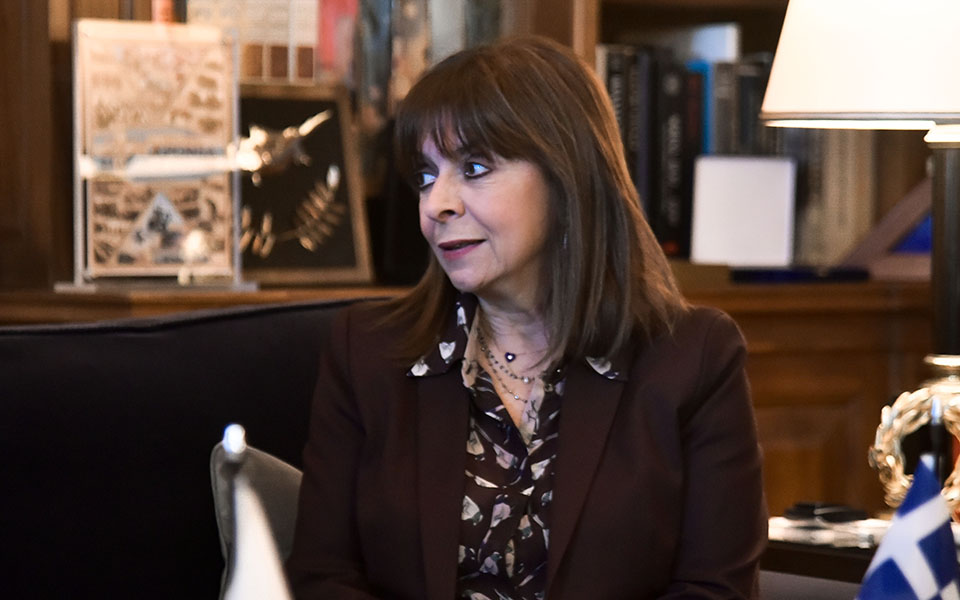 επικοινωνία-της-κατερίνας-σακελλαρο-562272367