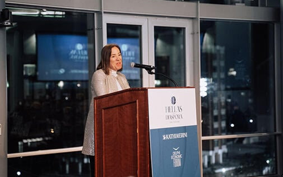 Ουάσιγκτον: Το βραβείο «ηγέτης» στον Άγγελο Τσακόπουλο – Το παρέδωσε η Νάνσυ Πελόζι-4