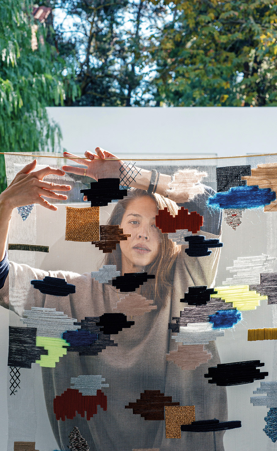 Έξι Ελληνίδες fiber artists που δημιουργούν τέχνη με βελόνες και αργαλειούς-4