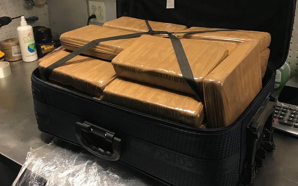 ισημερινός-τούβλα-από-κοκαΐνη-ως-δο-562287640