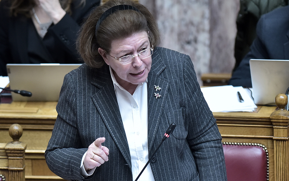 μενδώνη-το-15-των-καλλιτεχνών-συμμετέχο-562276282