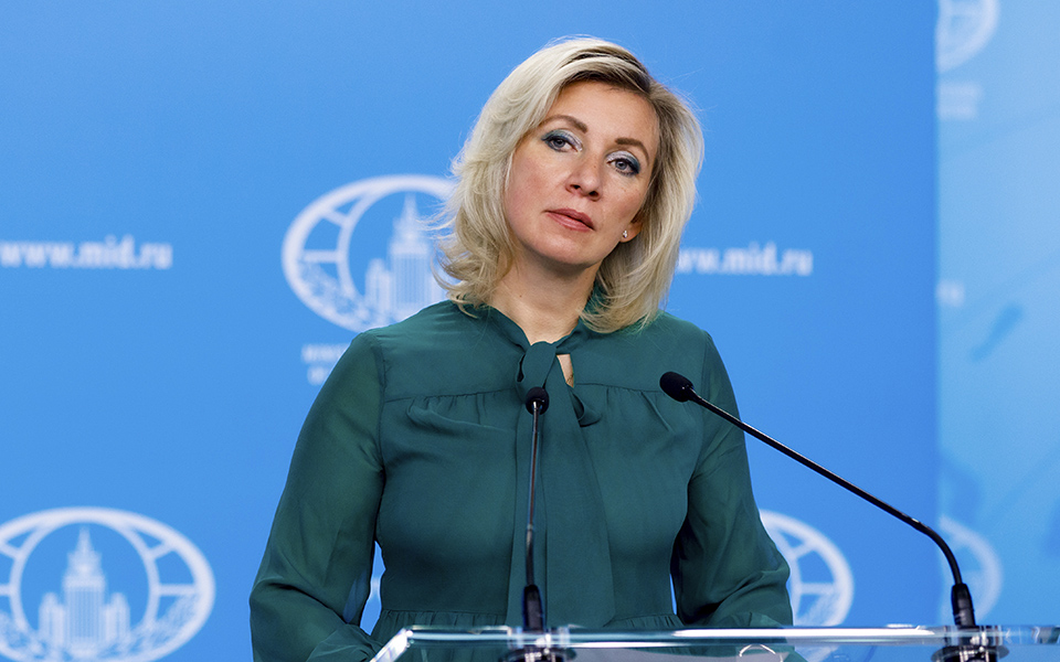 ζαχάροβα-η-μόσχα-καλωσορίζει-το-ειρην-562296934