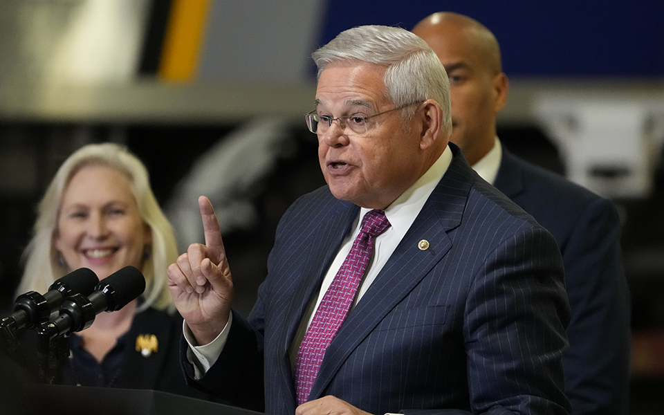 μενέντεζ-πολλά-υποσχόμενη-η-ανατολικ-562292203