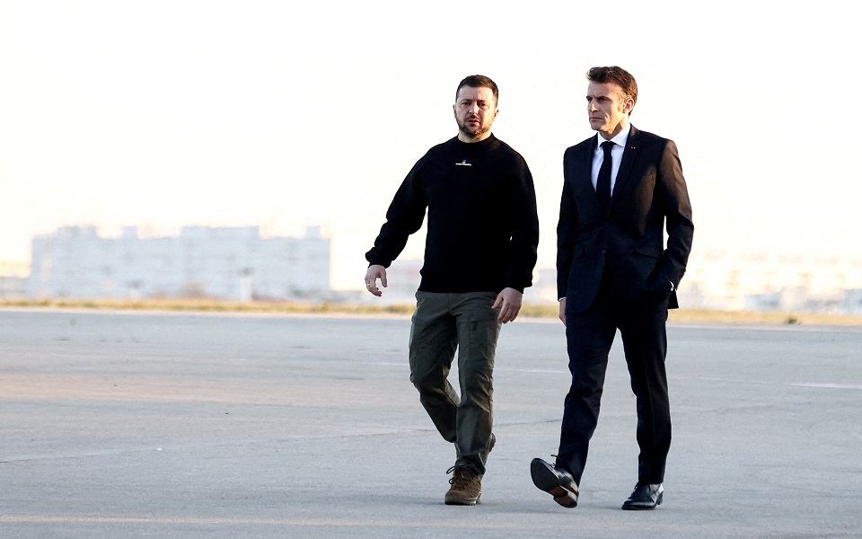 ζελένσκι-χάνει-το-χρόνο-του-ο-μακρόν-562287472