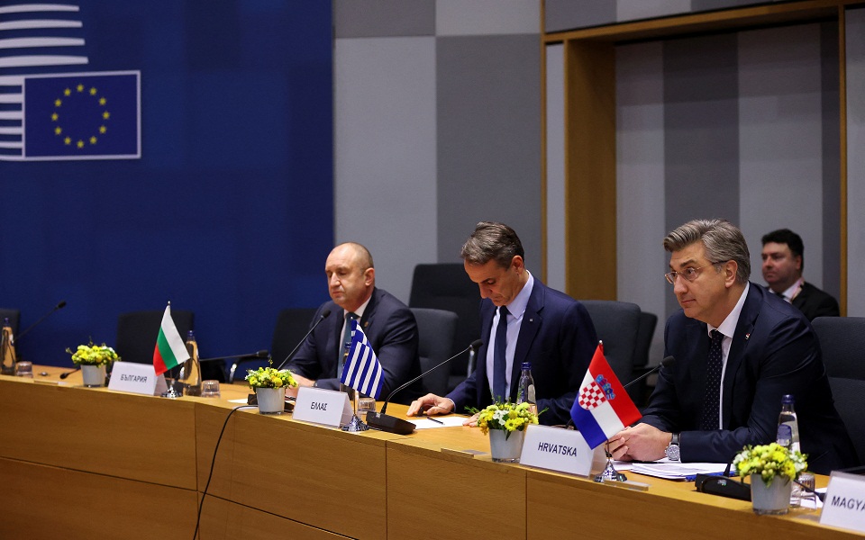 Σύνοδος Κορυφής ΕΕ: Συμφωνία επί αυστηρότερων μέτρων για τη μετανάστευση-1