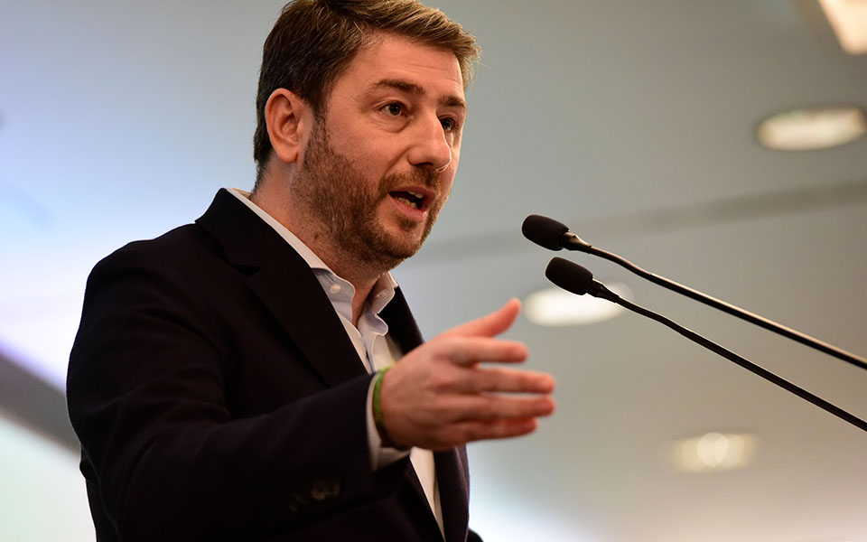 ανδρουλάκης-χρέος-μας-είναι-να-εμποδί-562276753