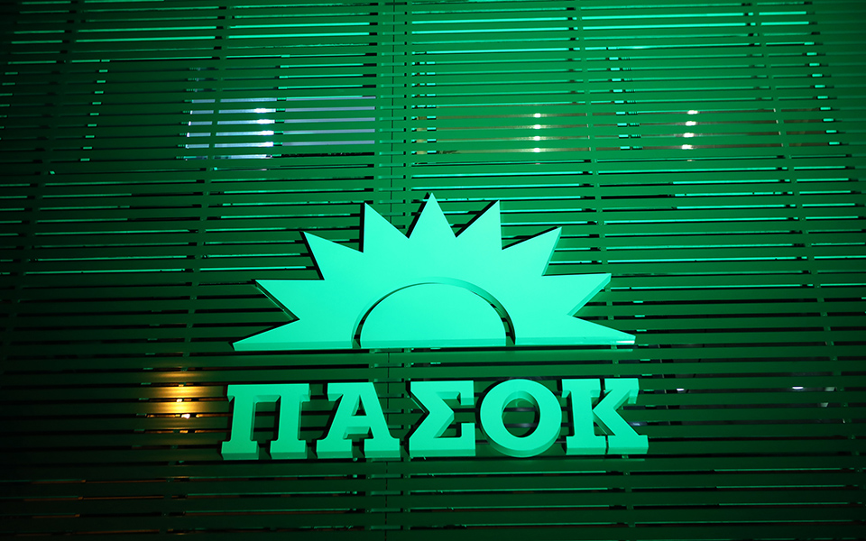 πασοκ-ενώ-ο-πληθωρισμός-υποχωρεί-οι-αυ-562282411