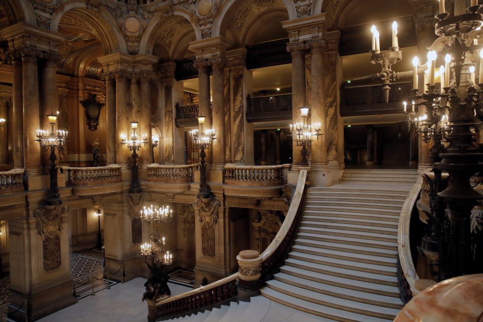 παλέ-γκαρνιέ-airbnb-για-μια-νύχτα-η-όπερα-το-562296766