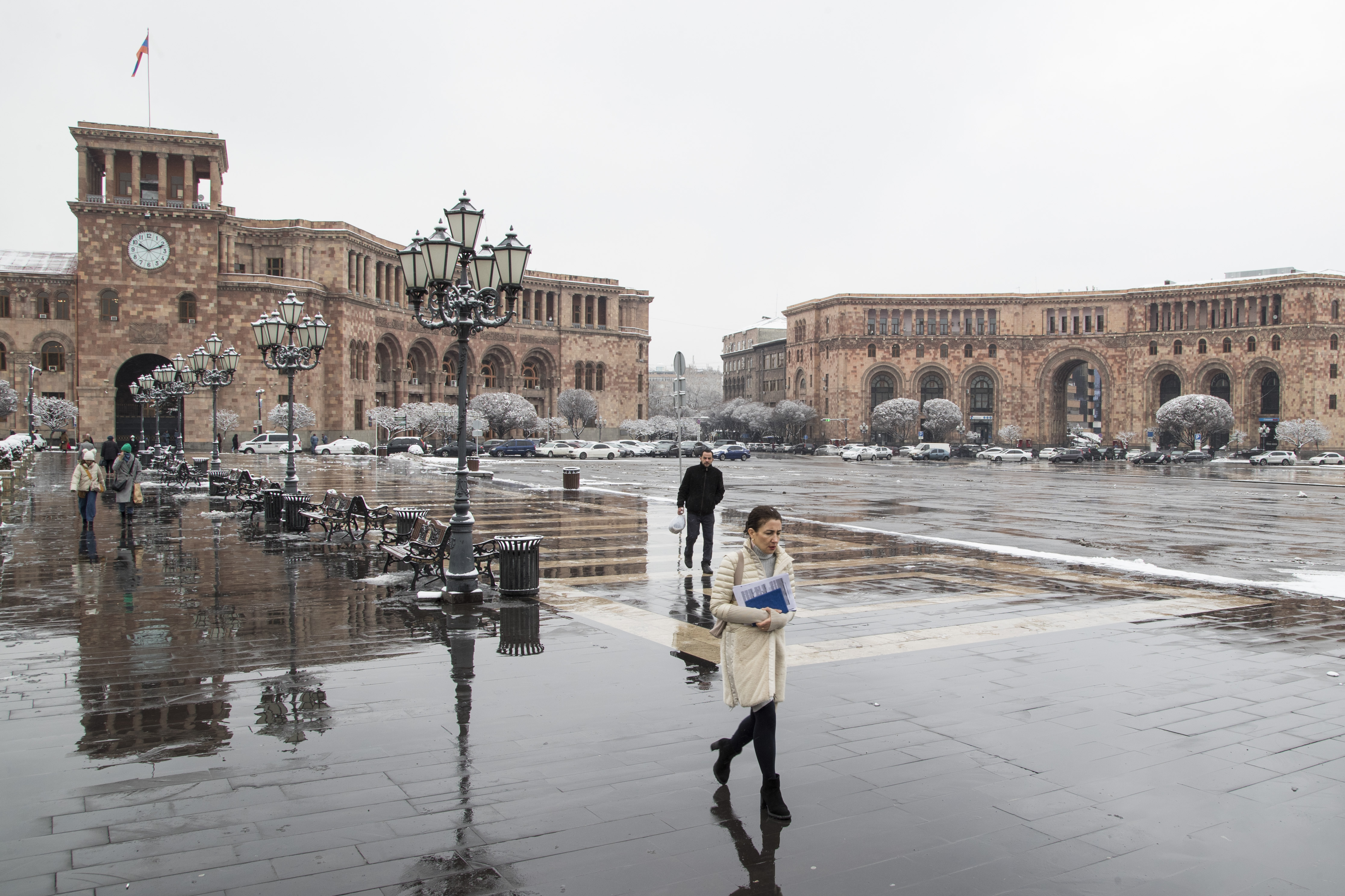Η ιστορική έξοδος των Ρώσων από την πατρίδα τους-2