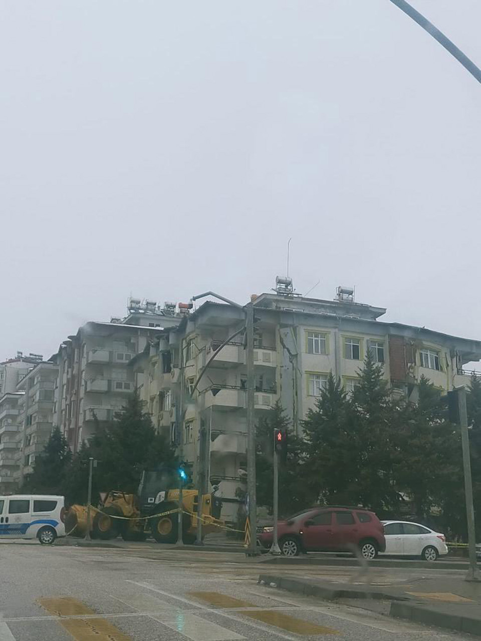 Σεισμός στην Τουρκία: «Σαν μετεωρίτης που χτύπησε τη γη» – Συγκλονιστικές μαρτυρίες στην «Κ»-2