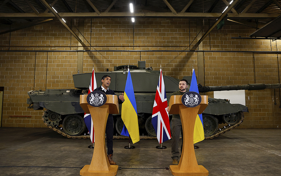 ουκρανία-όλα-στο-τραπέζι-για-τα-μαχητ-562269160