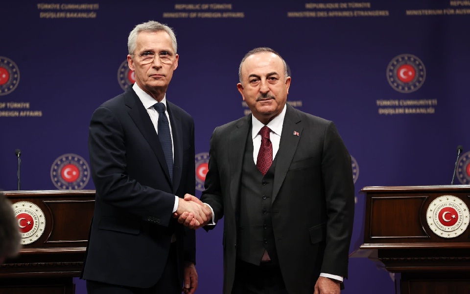 στόλτενμπεργκ-στην-αγκυρα-βοηθήστε-τ-562281829