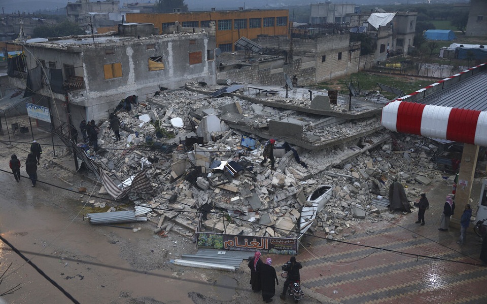 Σεισμός σε Τουρκία-Συρία: Αγωνία στα χαλάσματα – Αλλεπάλληλες δονήσεις-9