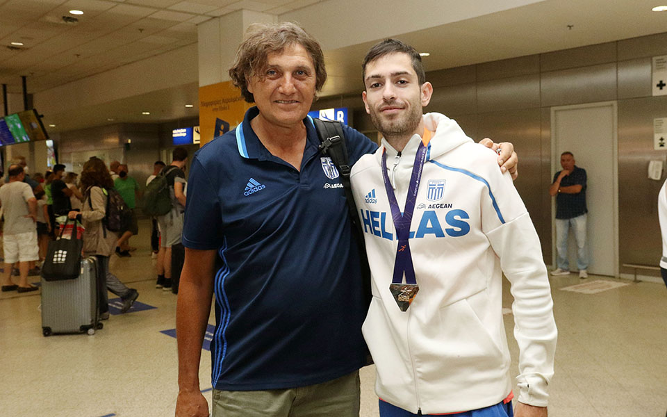 σε-δημοπρασία-τα-παπούτσια-του-άκυρο-562282579