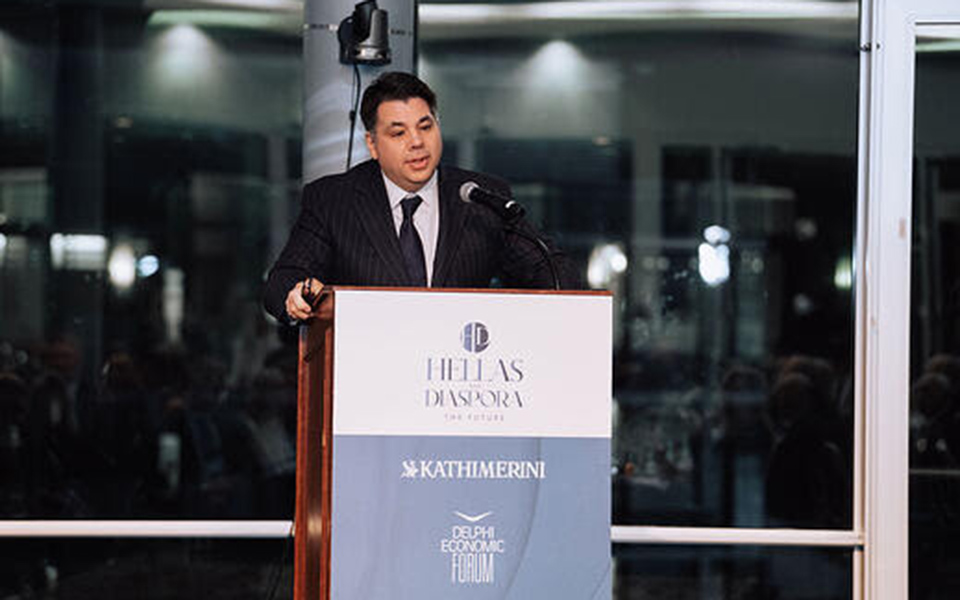 Ουάσιγκτον: Το βραβείο «ηγέτης» στον Άγγελο Τσακόπουλο – Το παρέδωσε η Νάνσυ Πελόζι-2