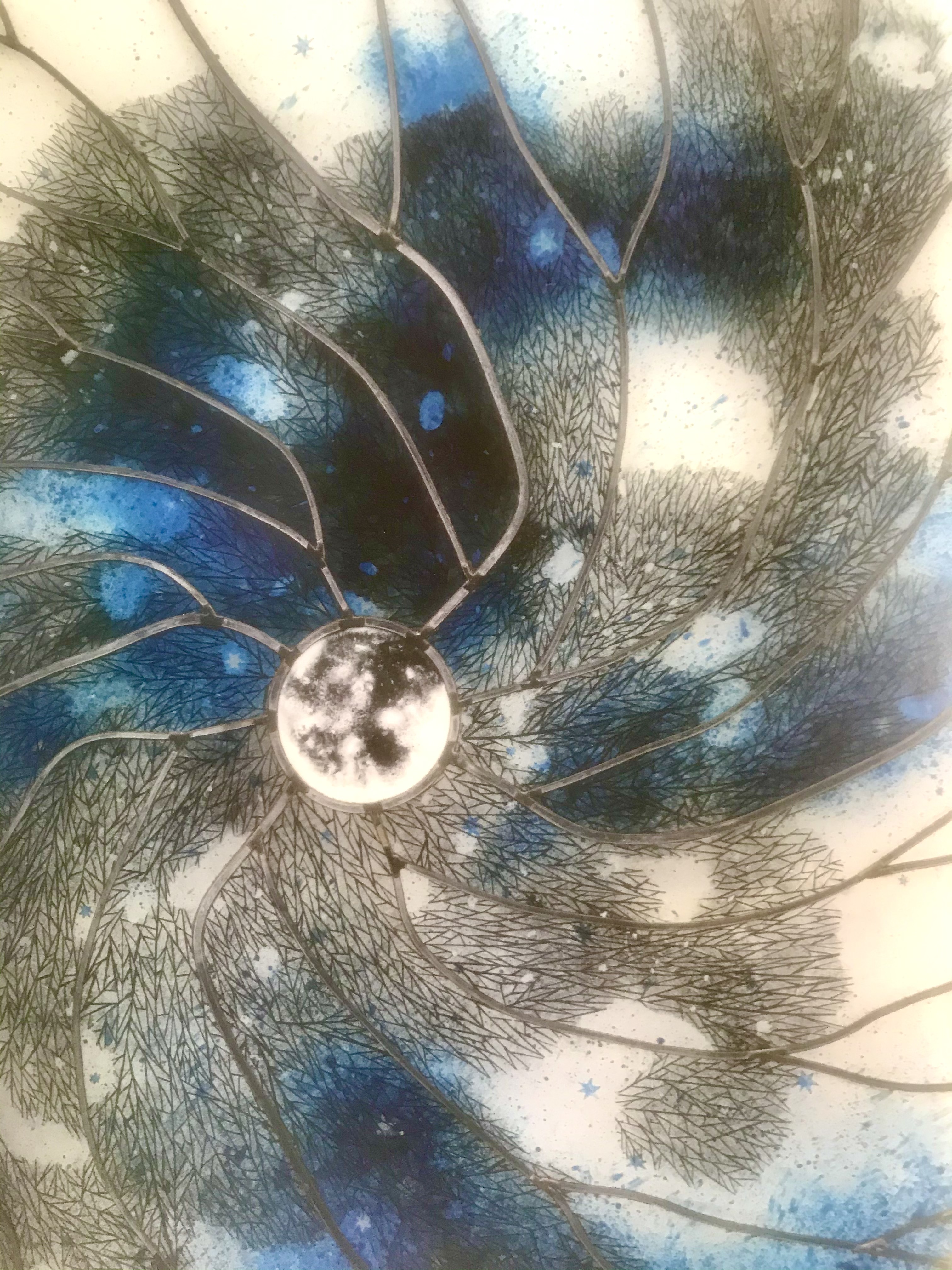 Υαλουργίες, βιτρώ, ζώα του δάσους και δυναμικές γυναίκες-1