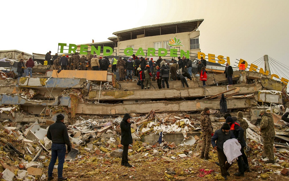 Σεισμός σε Τουρκία-Συρία: Μάχη με τον χρόνο – Πάνω από 9.600 οι νεκροί-6