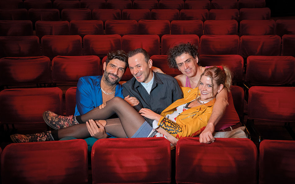 «Η μοναξιά της δύσης»: Ανεβάζοντας ΜακΝτόνα στη Βουκουρεστίου-1