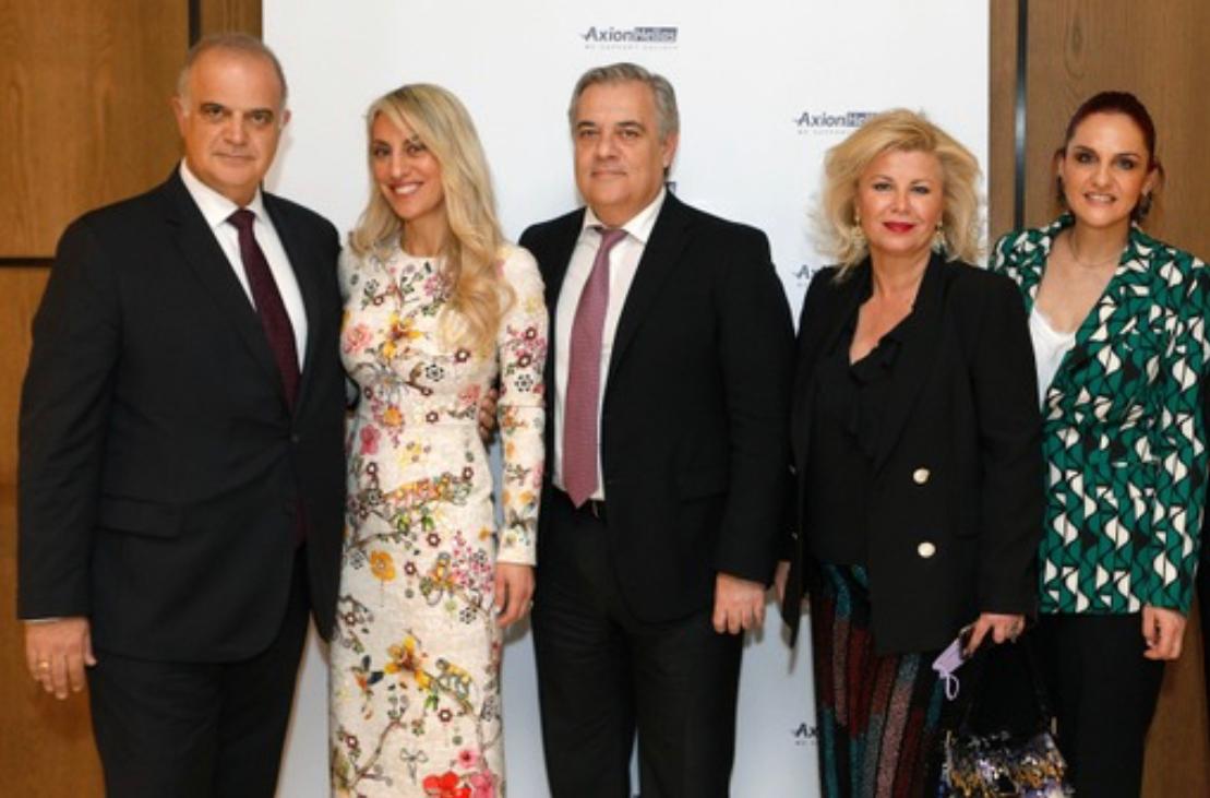 O Στέφανος Κορκολής στέκεται στο πλευρό της Axion Hellas-3